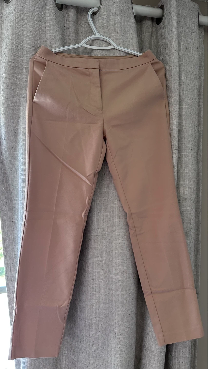 Black top with lace trim and pink pants all Zara. - photo 2