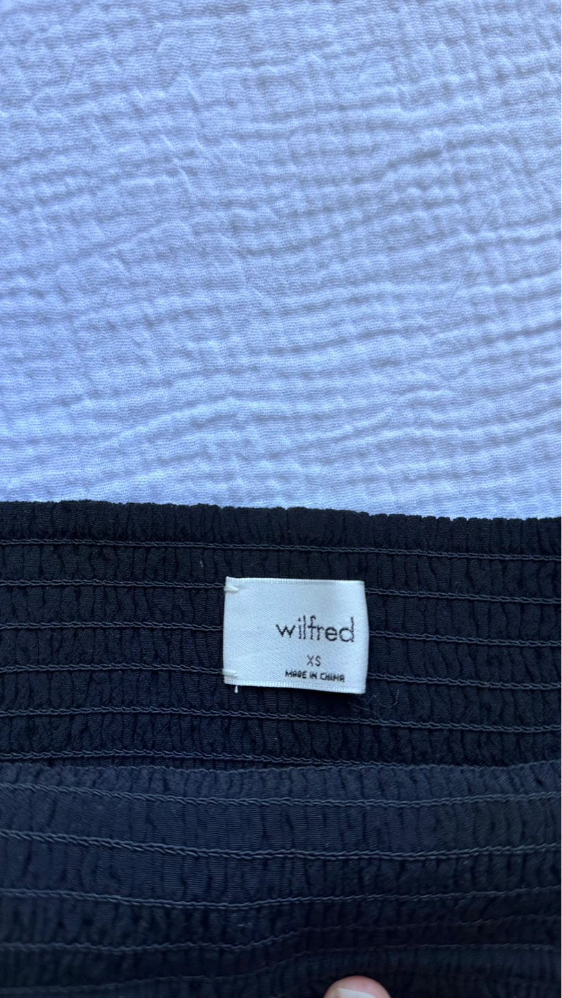 Wilfred Black Smocked Puff Sleeve Top with shorts - photo 2