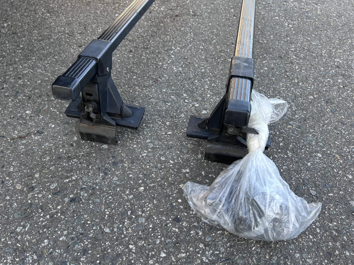 Thule roofrack bar - photo 3