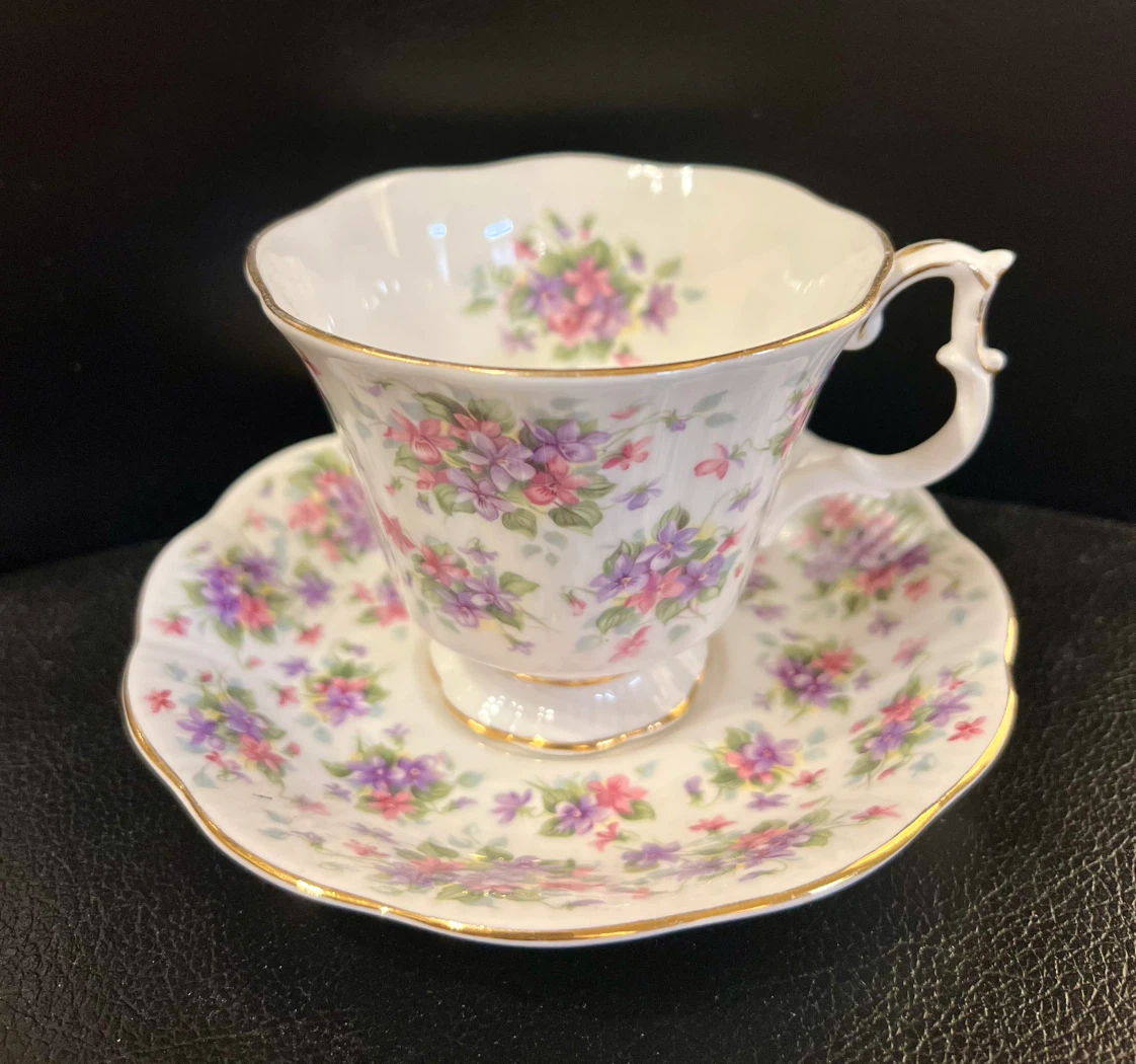 Vintage Royal Albert Teacup and Saucer Set - Floral Design