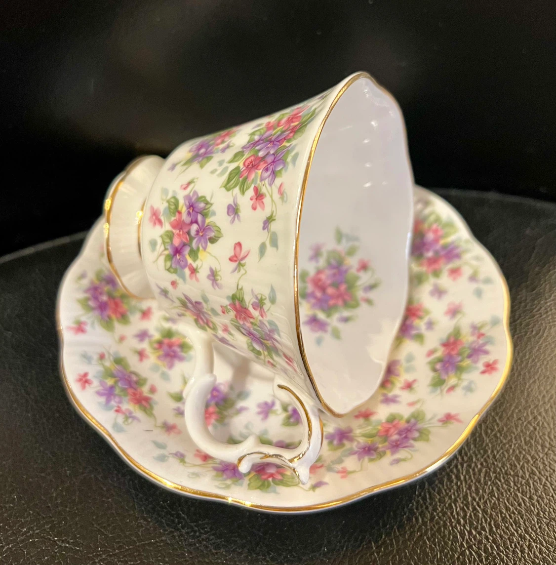 Vintage Royal Albert Teacup and Saucer Set - Floral Design - photo 4