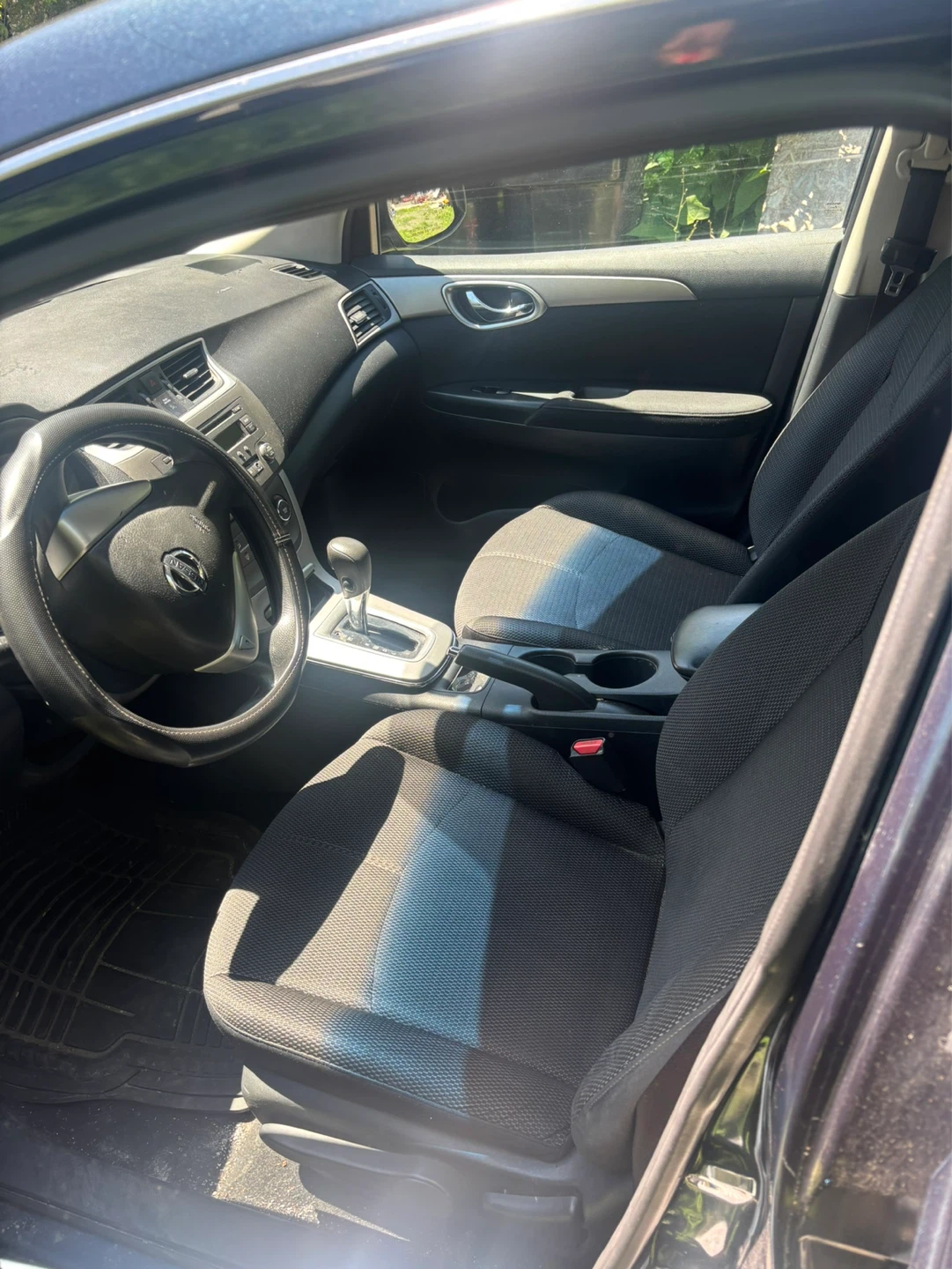 Nissan Sentra - photo 2
