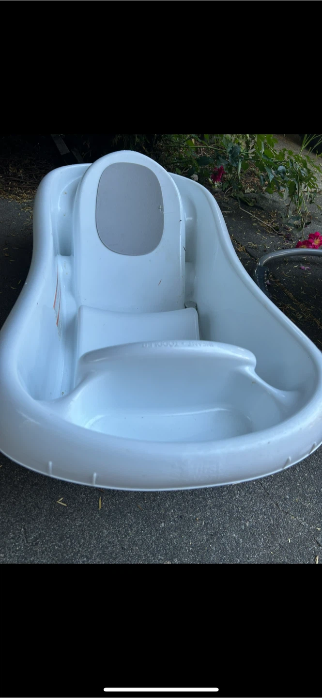 The First Years Infant to Toddler Tub Baby Bath