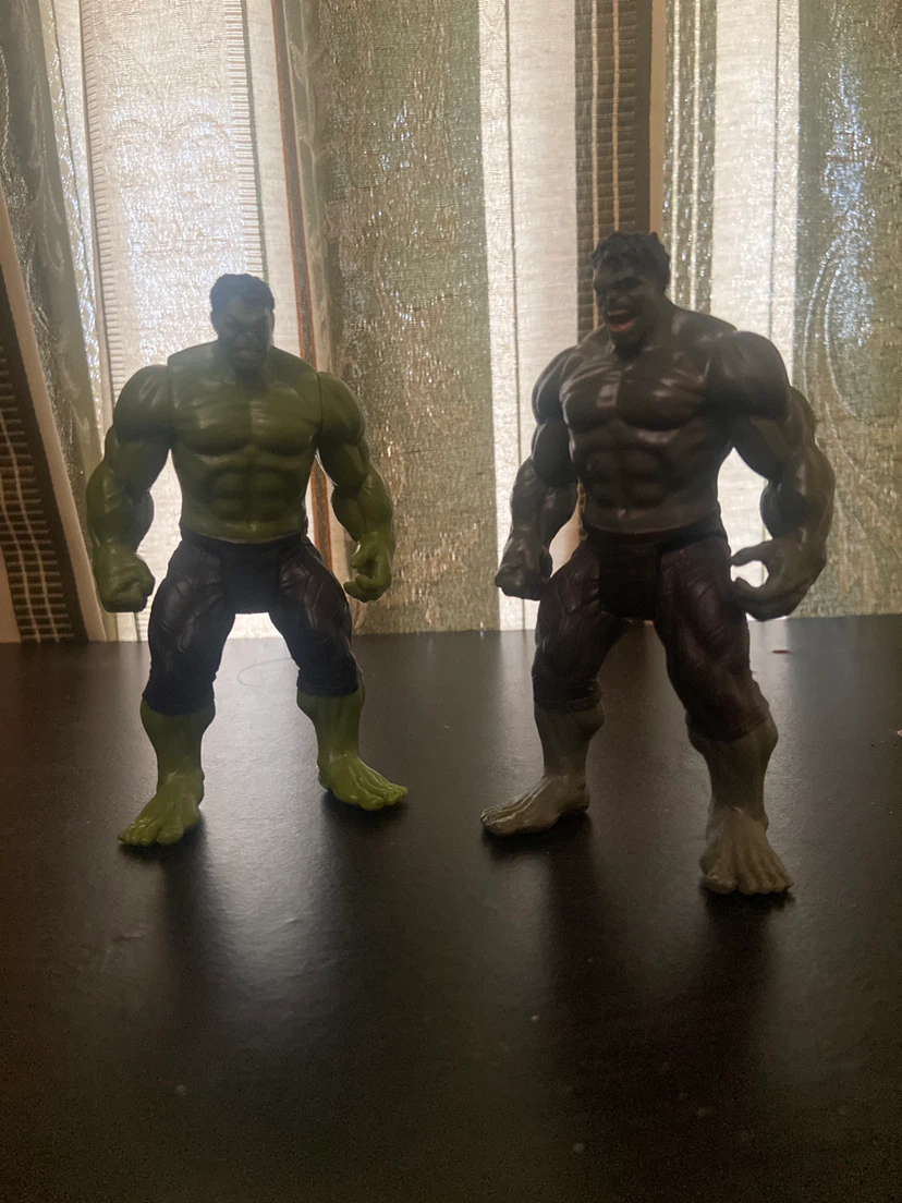 2 Hulk Action Figures
