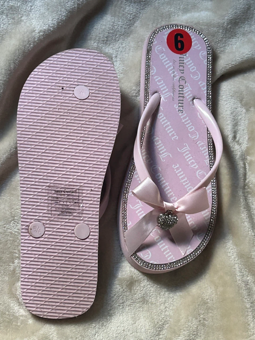 Juicy Couture Pink Flip Flops Size 6 - photo 2