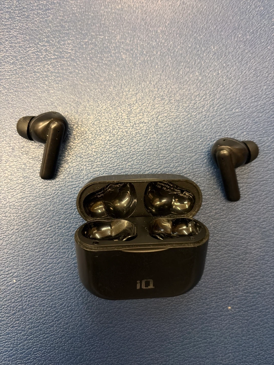 iQ Wireless Earbuds with Charging Case - photo 2
