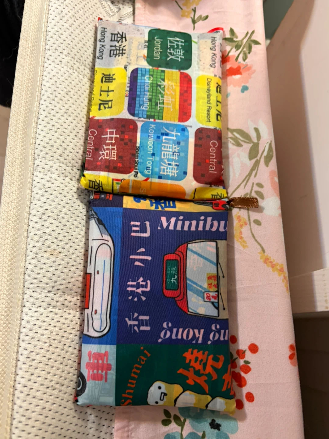 LABUBU Minion rug & Hong Kong Themed Reusable Bag - photo 4