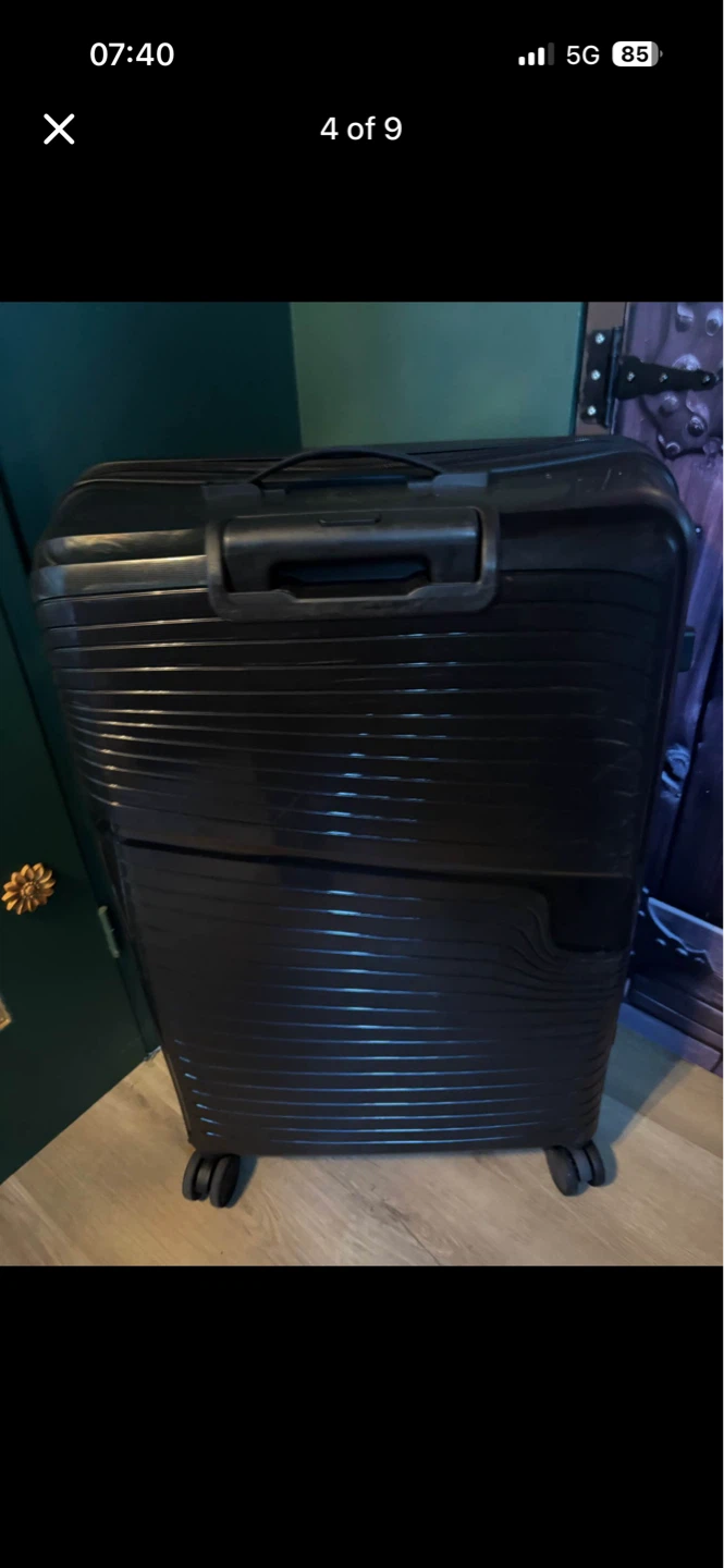 Black Hardside Spinner Luggage - photo 2