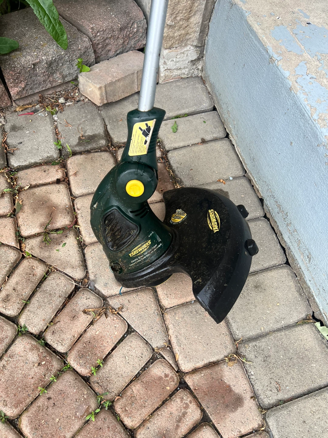 YARDWORKS Electric Grass Trimmer/Edger - photo 3