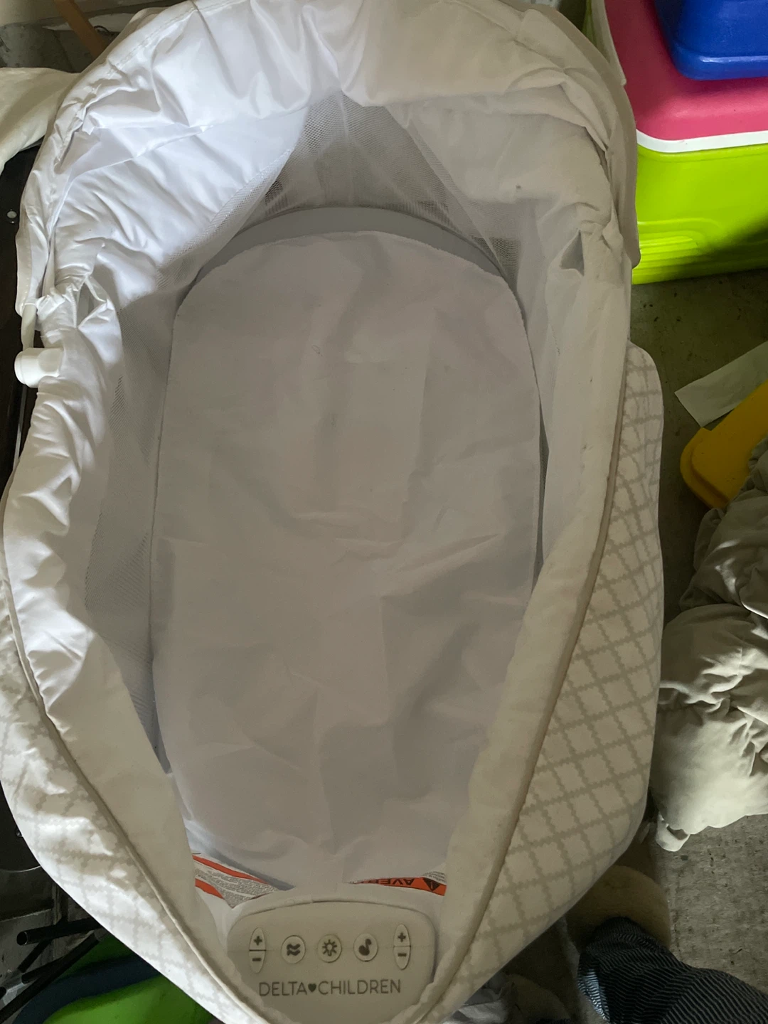 Delta Children Bassinet