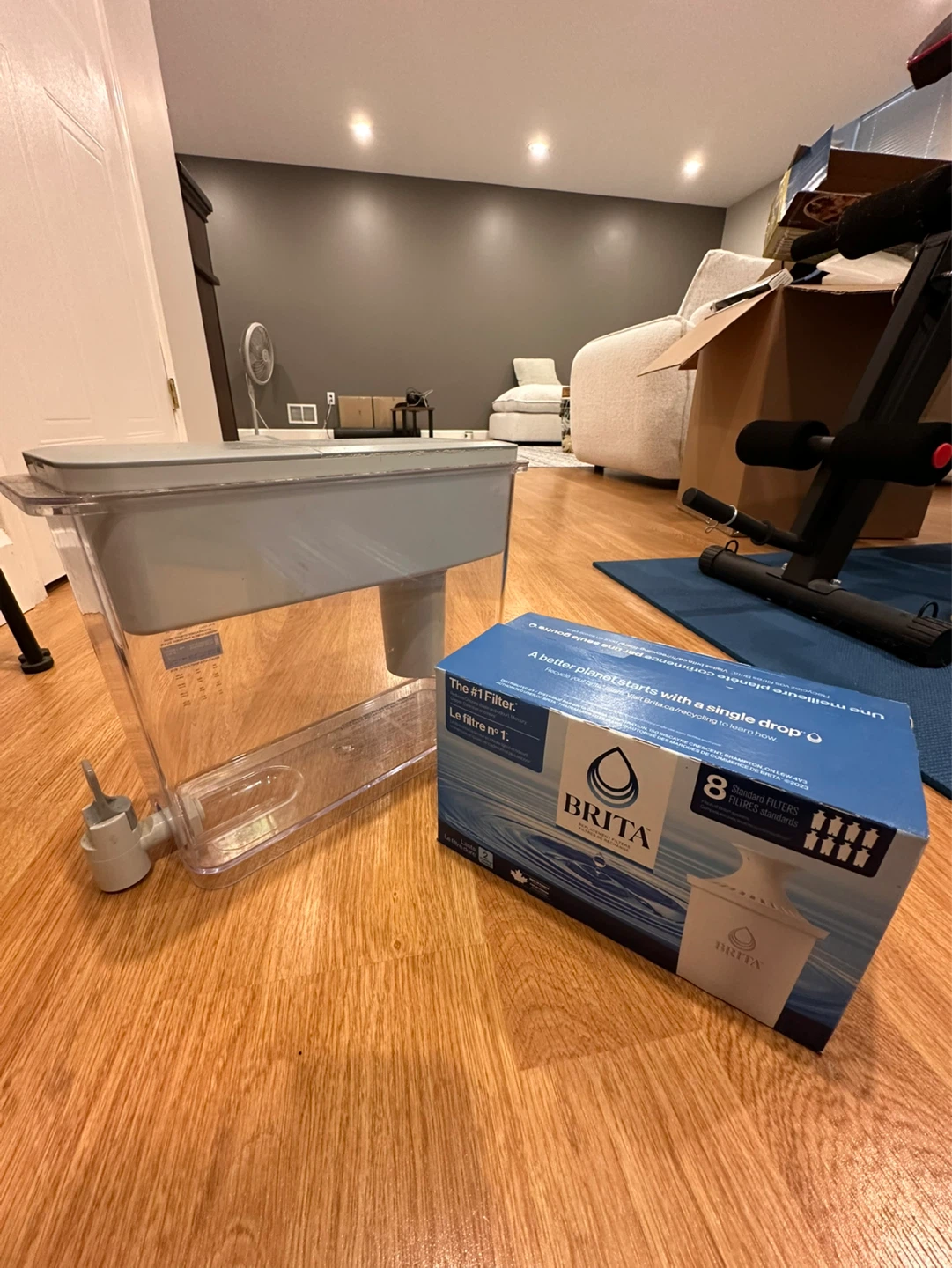 Brita water filter with replacement filters