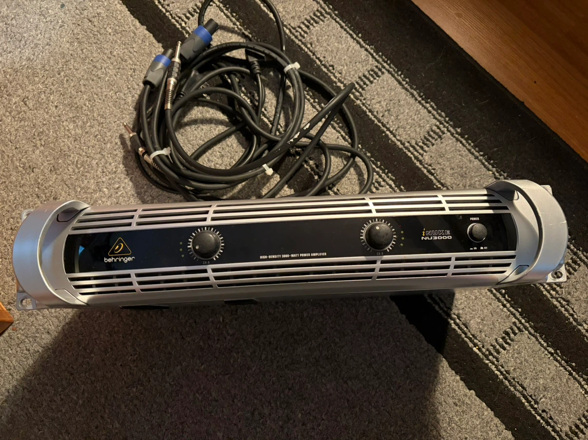 Behringer NU3000 Power Amplifier - photo 2