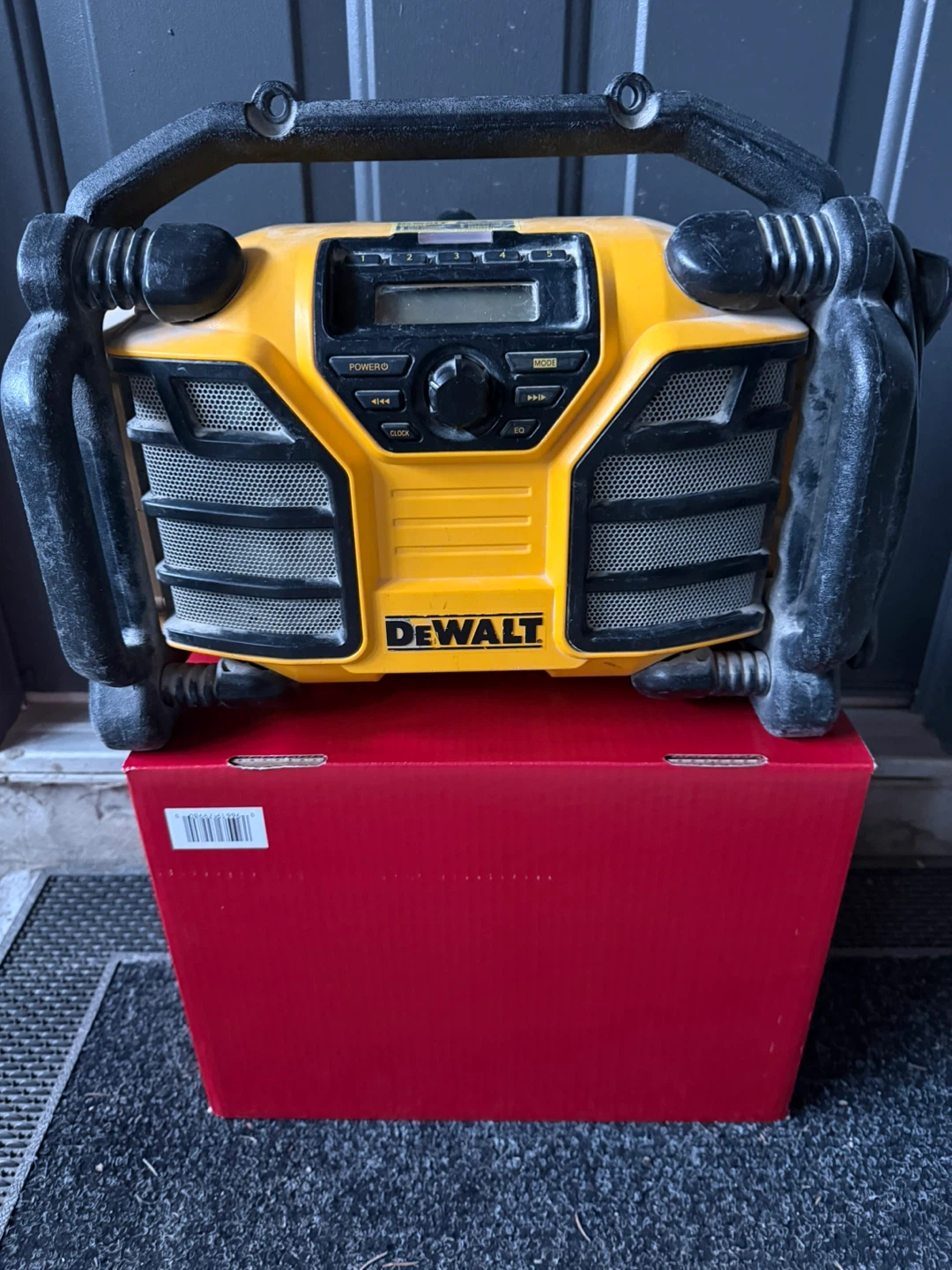DEWALT DCR015 12V/20V MAX Lithium Ion Jobsite Radio Charger