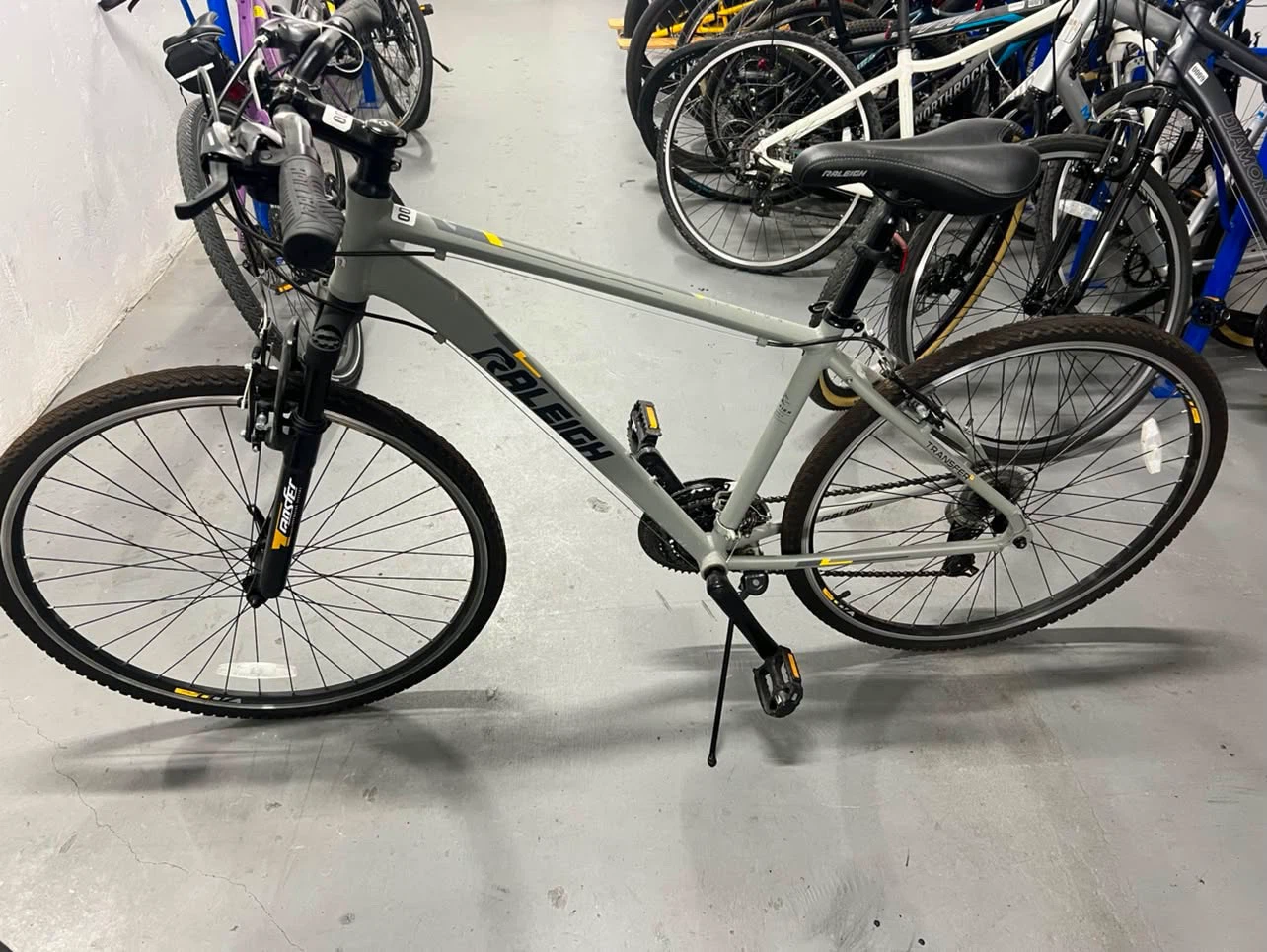 Raleigh Route 700C Hybrid Bike - photo 2