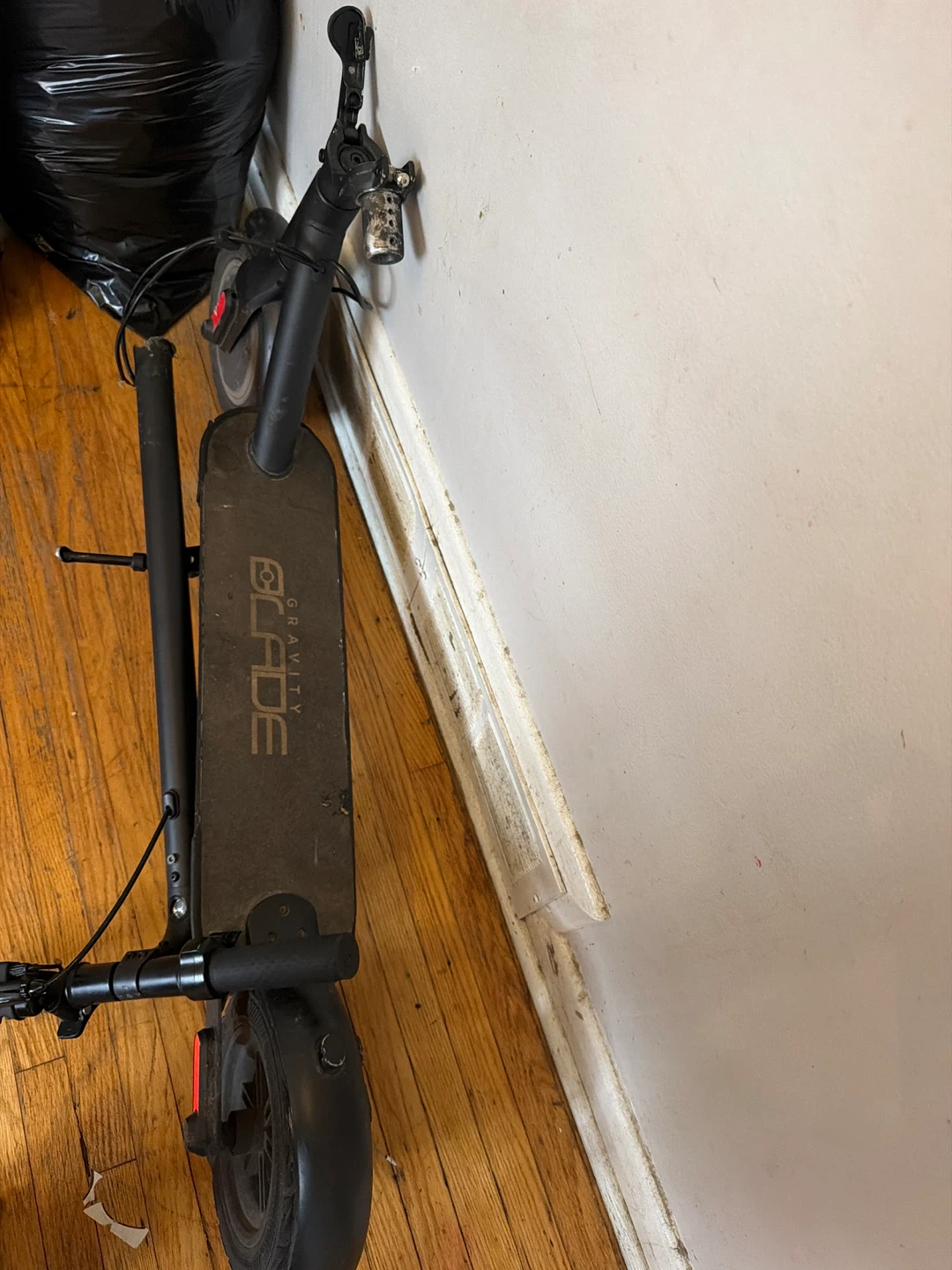 Gravity BLADE Electric Scooter broken - photo 2