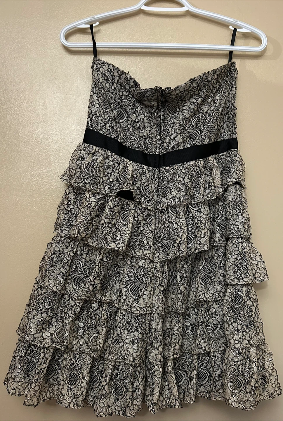 Dynamite Lace Dress Women’s size 9 - photo 2