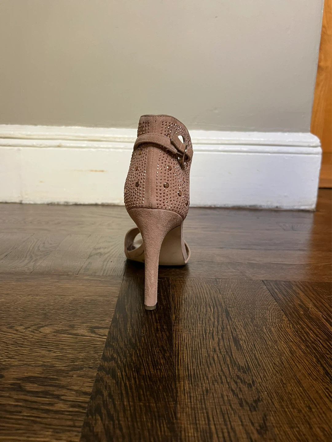 BCBG Paris Women's Heels Size 7.5 - photo 4