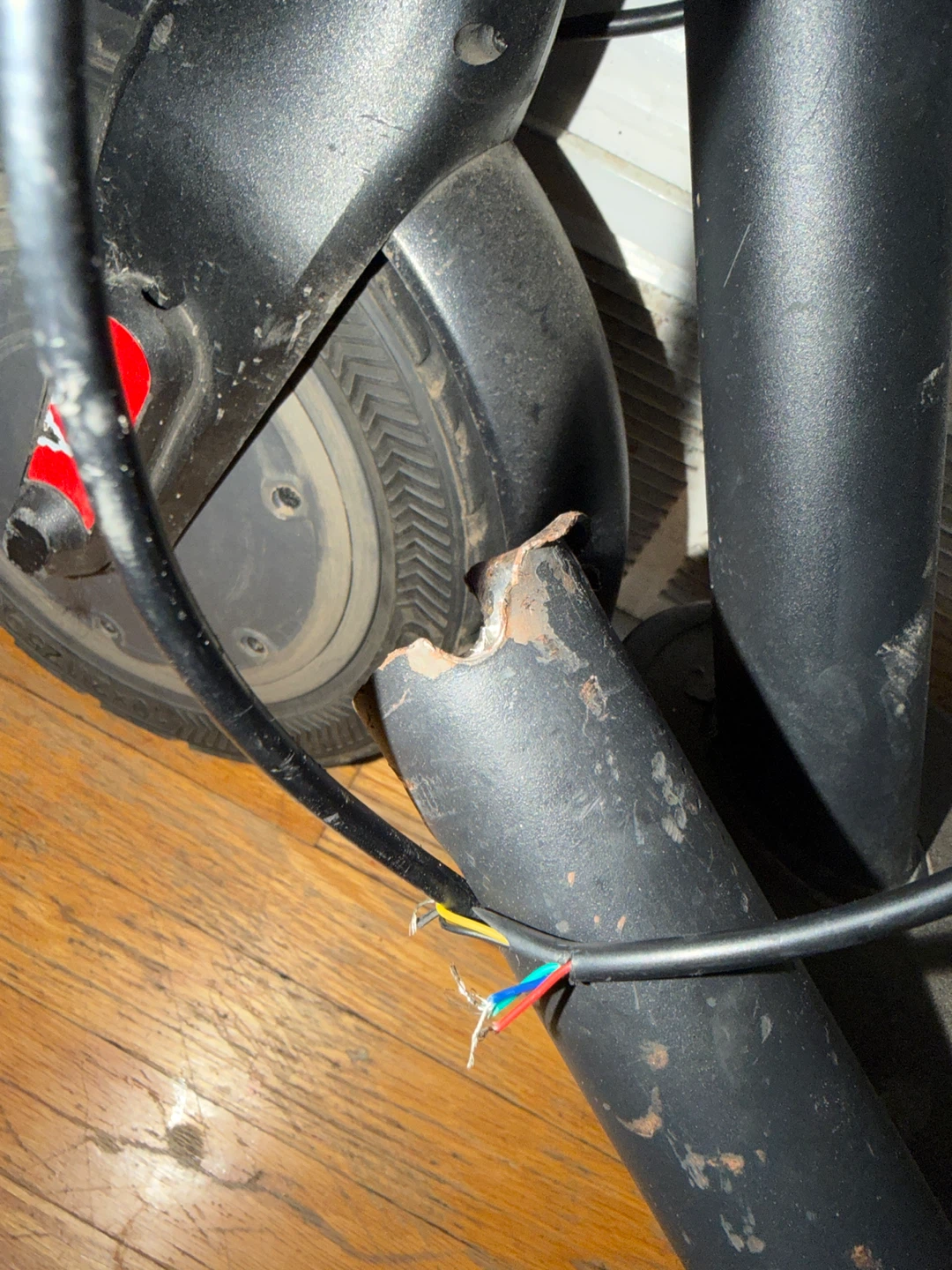 Gravity BLADE Electric Scooter broken - photo 3