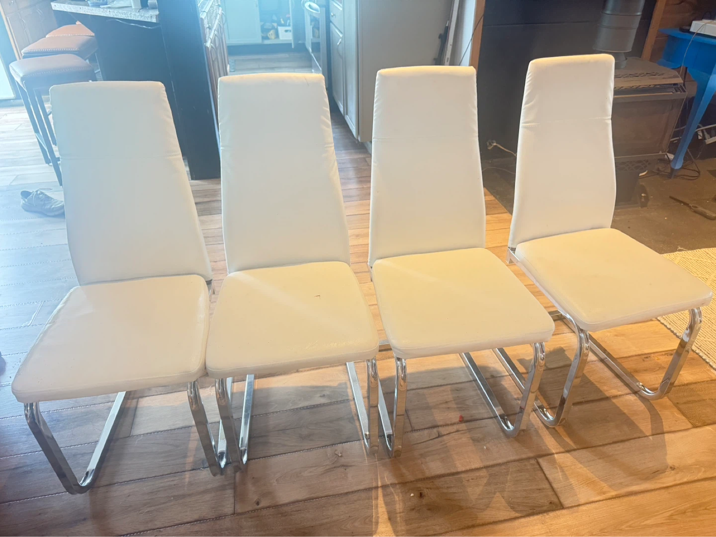 Set of 4 White Dining Chairs - photo 3