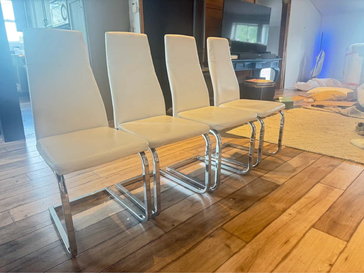 Set of 4 White Dining Chairs