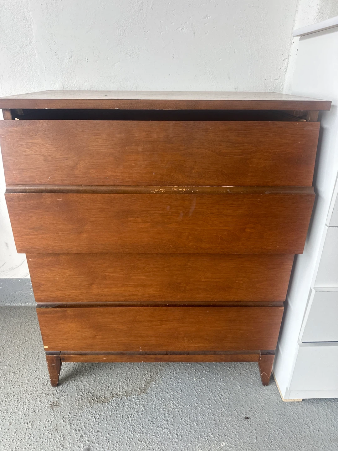 Wooden Dresser with 4 Drawers