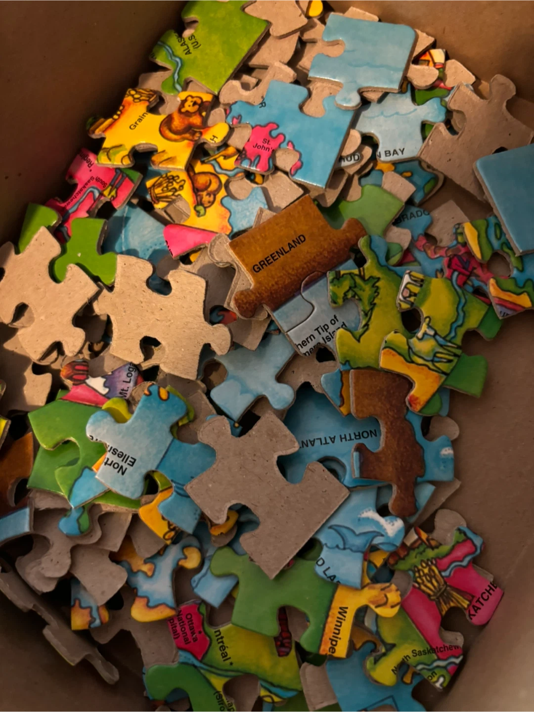 Puzzle 100 pieces （canada map and Hoyle） - photo 3