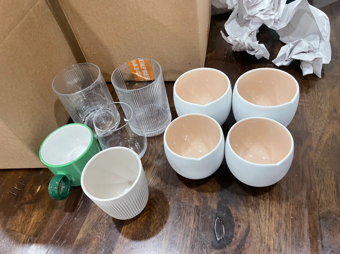 Kitchen stuff some cups, mugs, glass. - photo 4