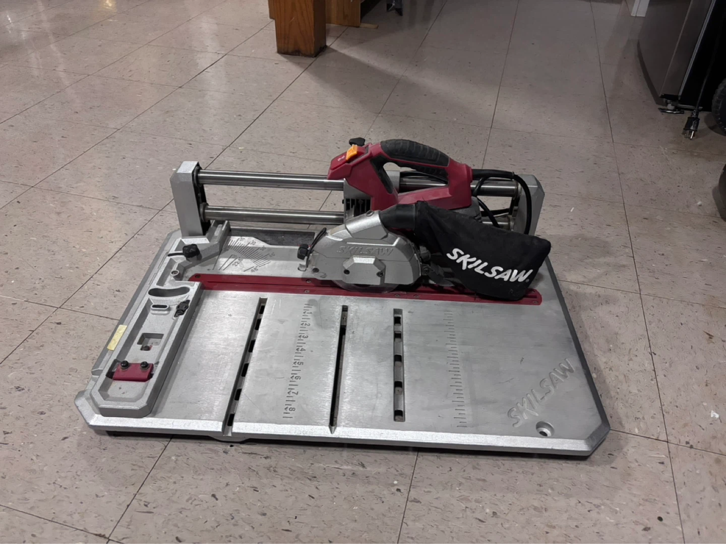 SKILSAW Wet Tile Saw