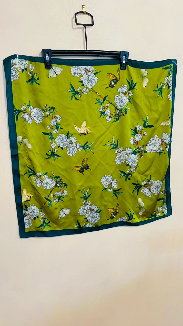 Statement scarf 25.5x25.5