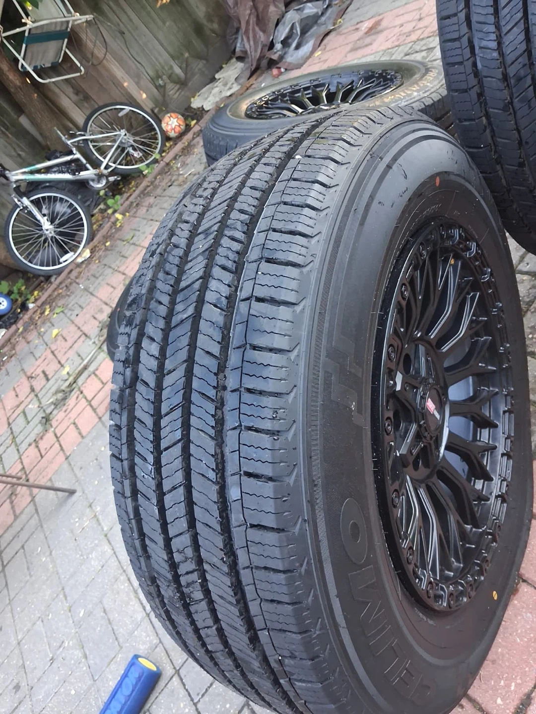 VENDO RINES 18 Y LLANTAS TODO NUEVO - photo 3