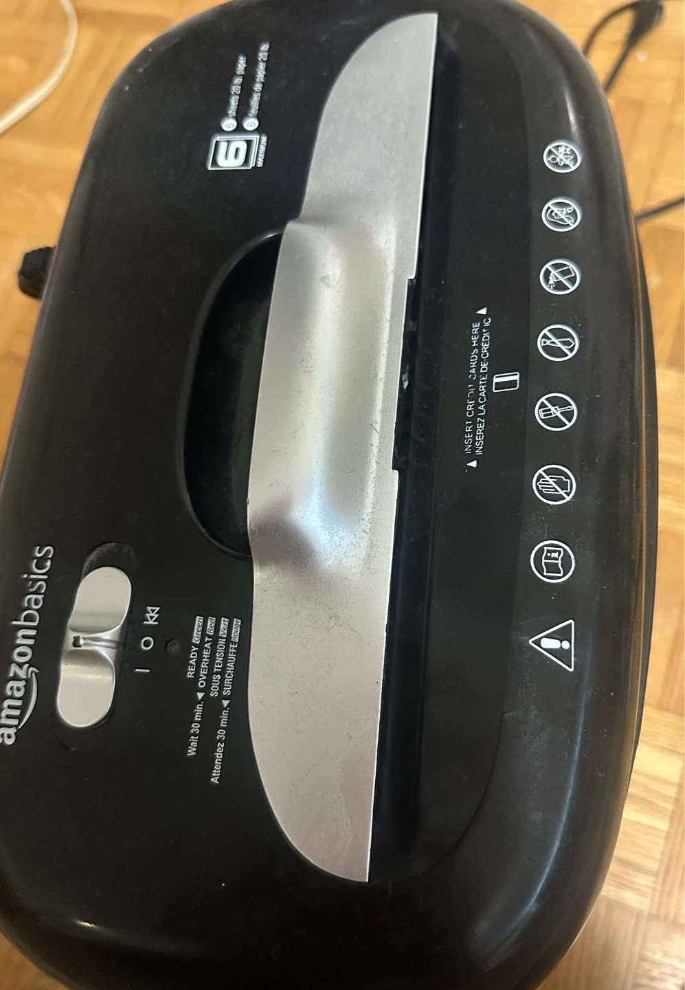 (For Parts, Does Not Turn On) AmazonBasics Paper Shredder - photo 2