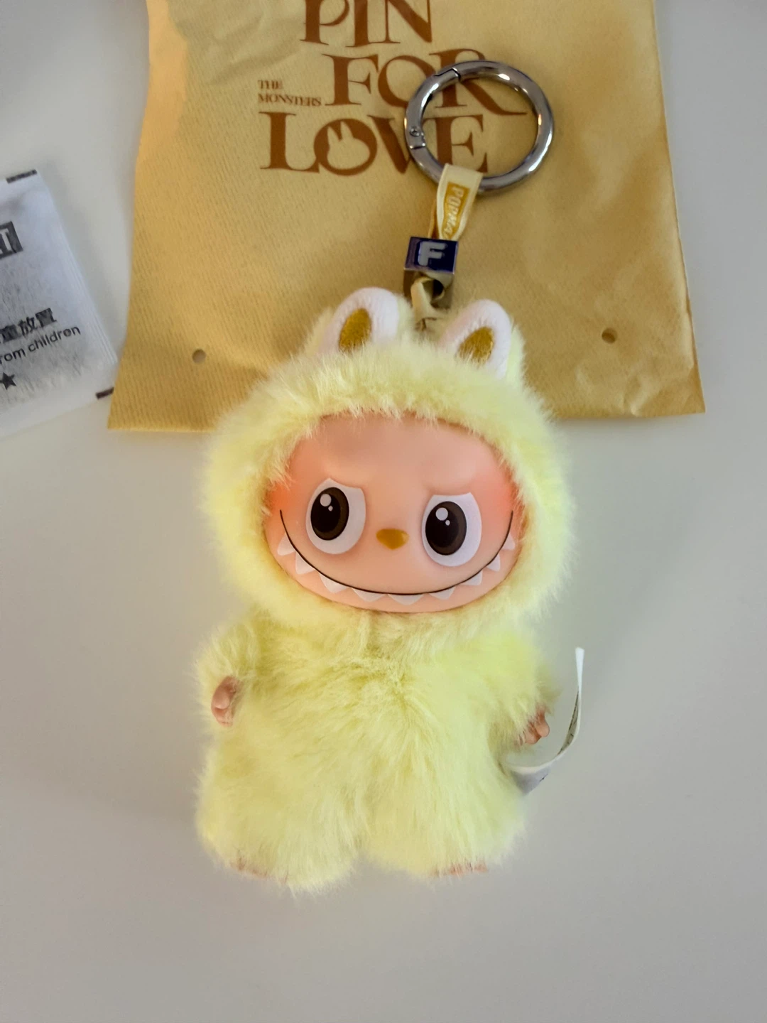 Popmart - Pin For Love The Monster Series Labubu “F” - photo 2