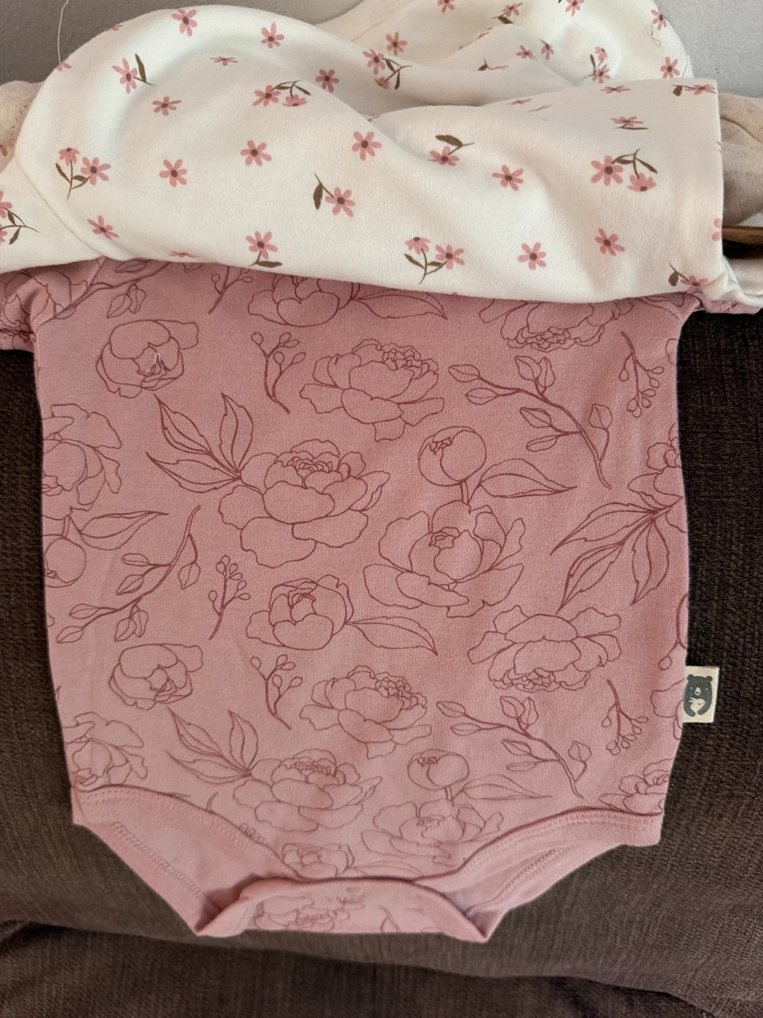 3 pcs Rabbits by Rylee + Cru Baby Bodysuits - 6-9 Months - photo 3