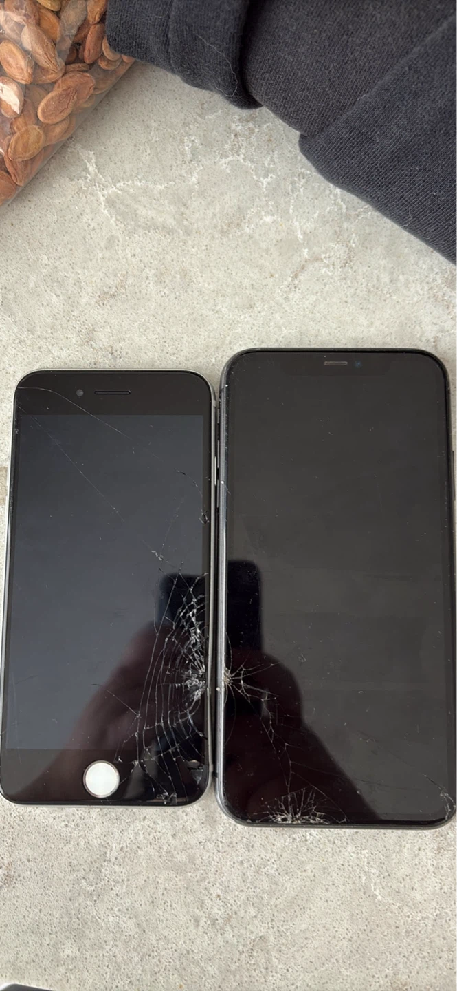 iPhone 11 and IPhone 8 NEED GONE ASAP - photo 2