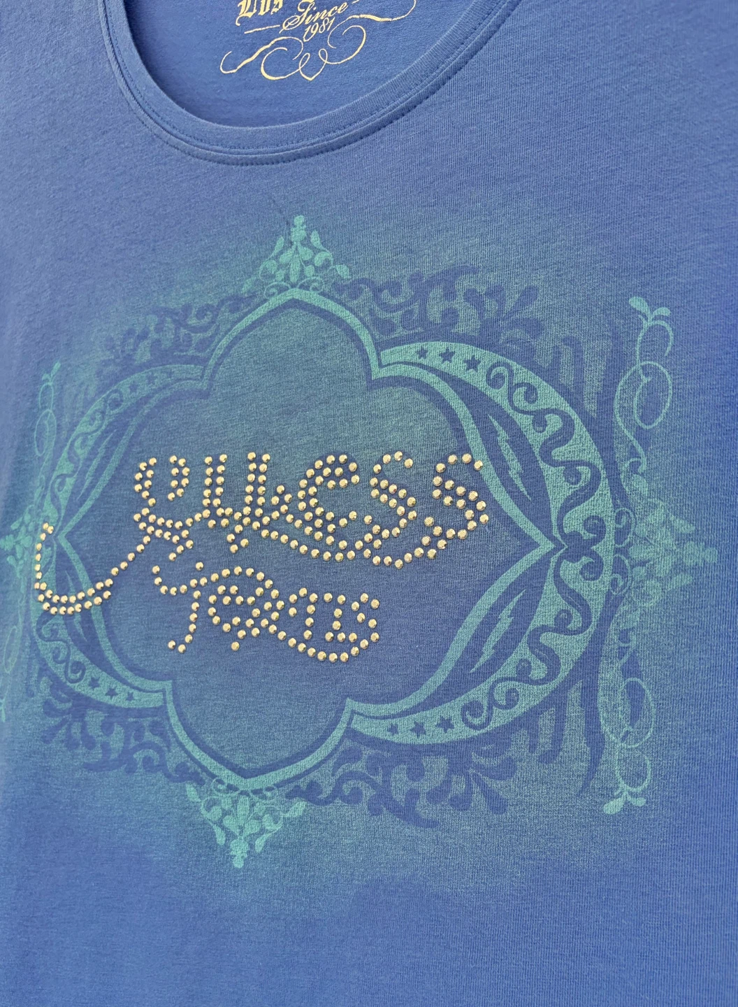 Vintage NEW Guess embellished T-shirt purchased in France - photo 2