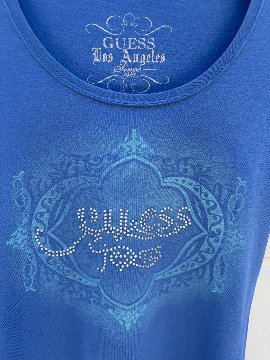 Vintage NEW Guess embellished T-shirt purchased in France - photo 5