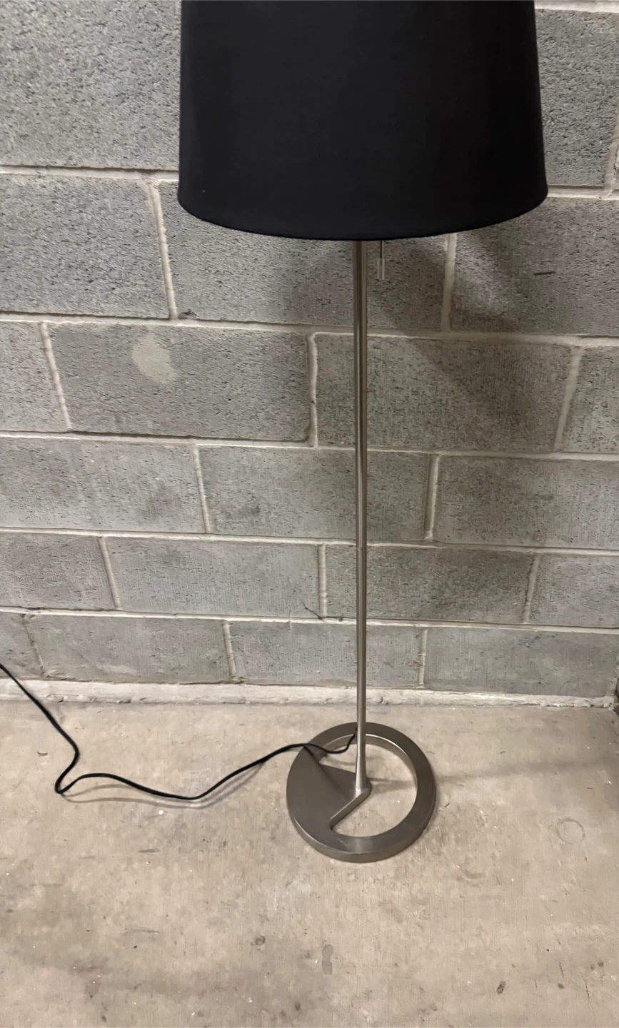 Beautiful perfect condition Floor Lamp 20$ cash - photo 2