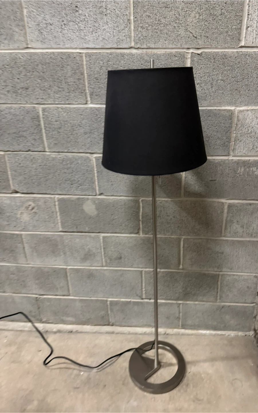 Beautiful perfect condition Floor Lamp 20$ cash - photo 4