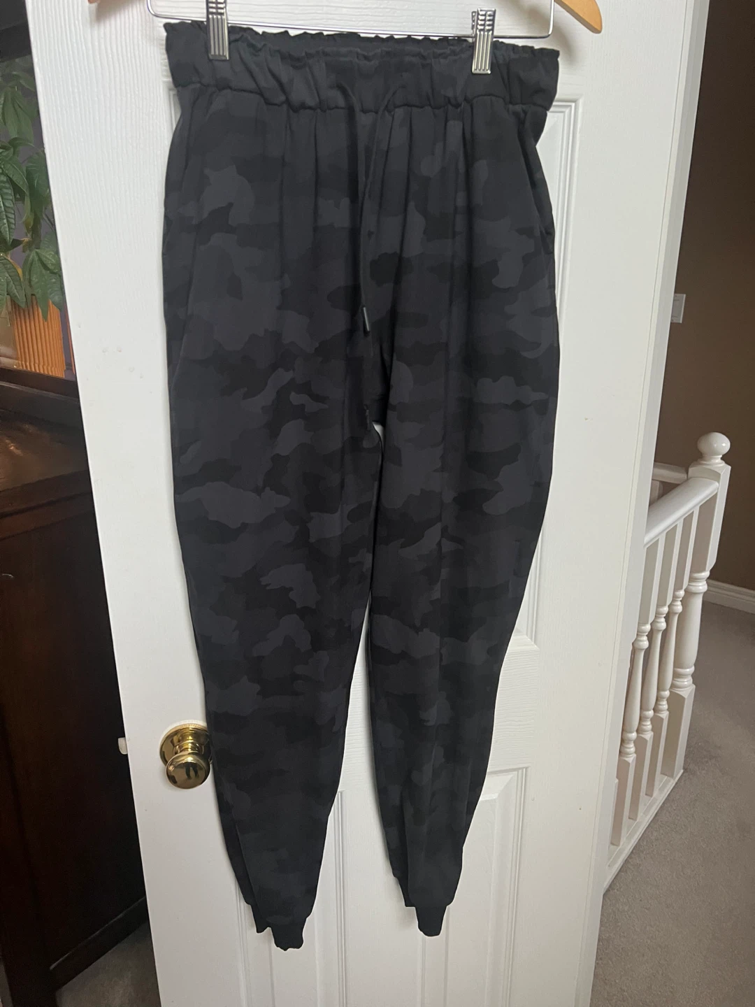 Lululemon Camo Joggers Size 6