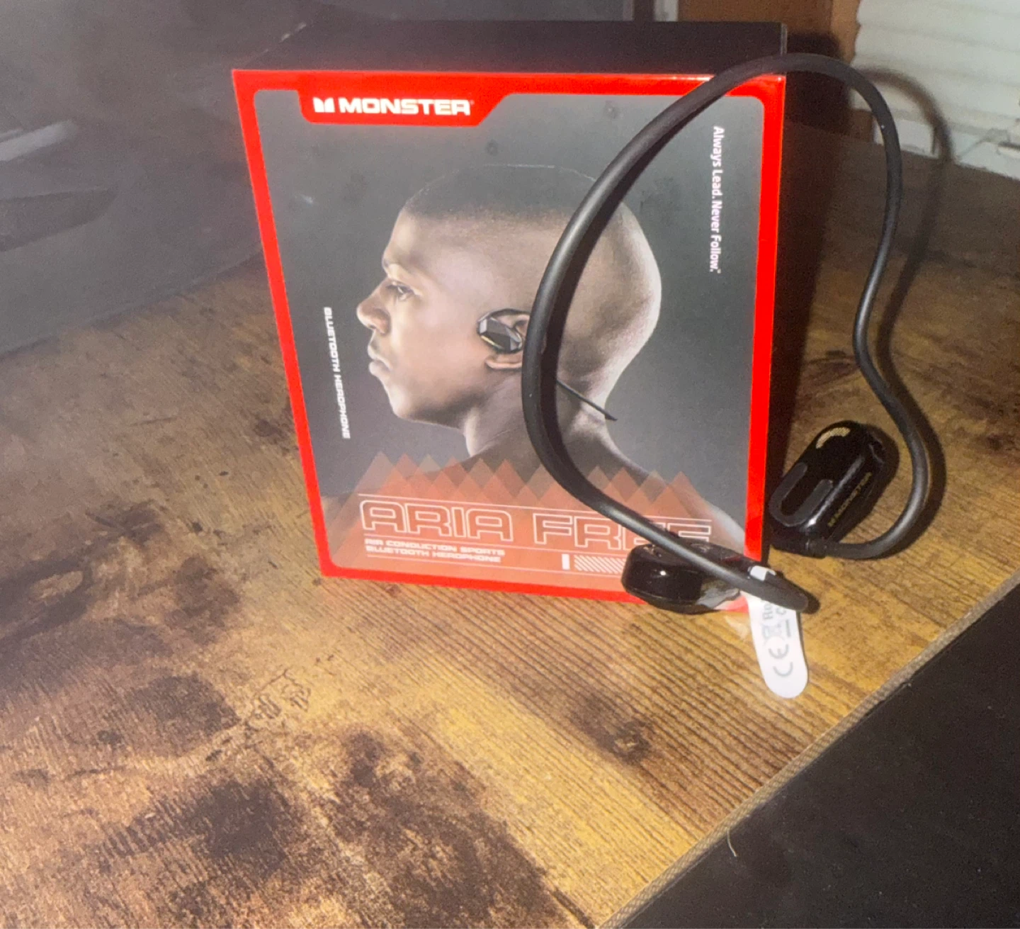 Bluetooth wireless headphones