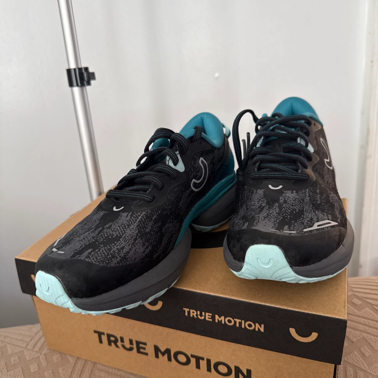 True Motion Elements Women's Running Shoes US 6.5 Black Teal - photo 2