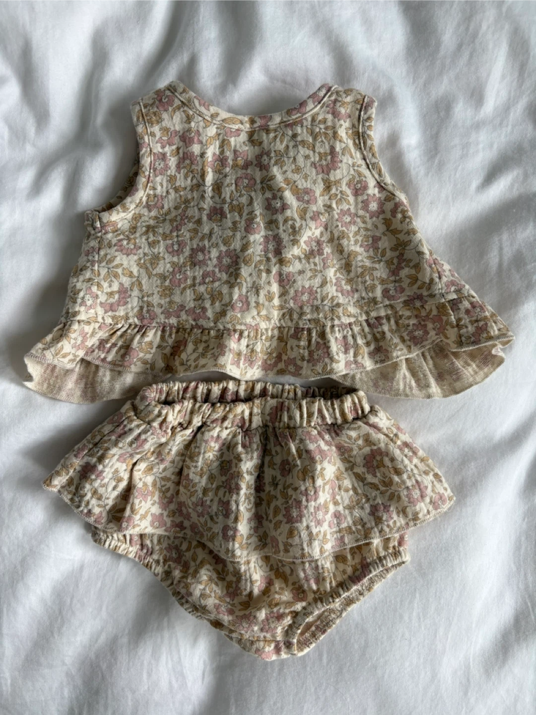 Quincy Mae Baby Clothes Set + Baby Swaddles - photo 2