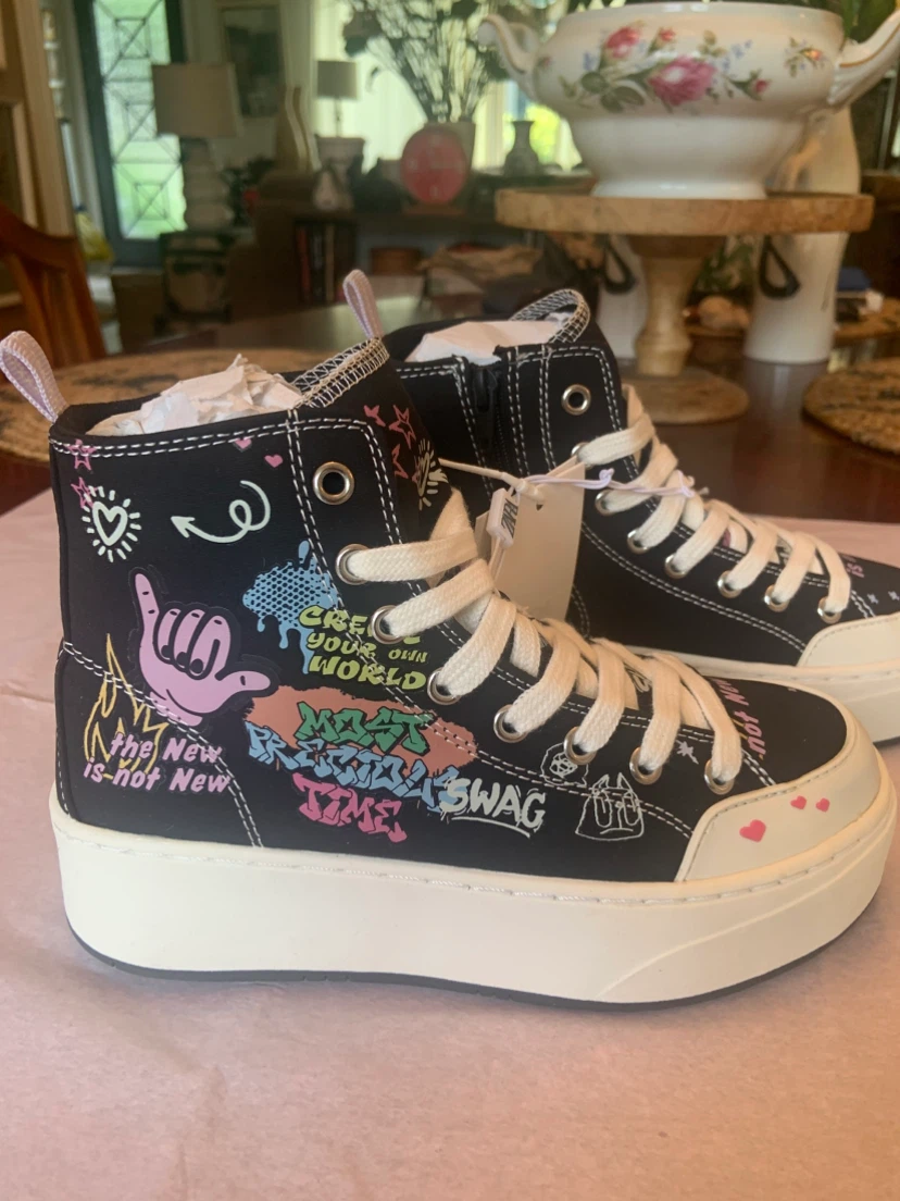 Children’s ZARA High Top Sneakers !