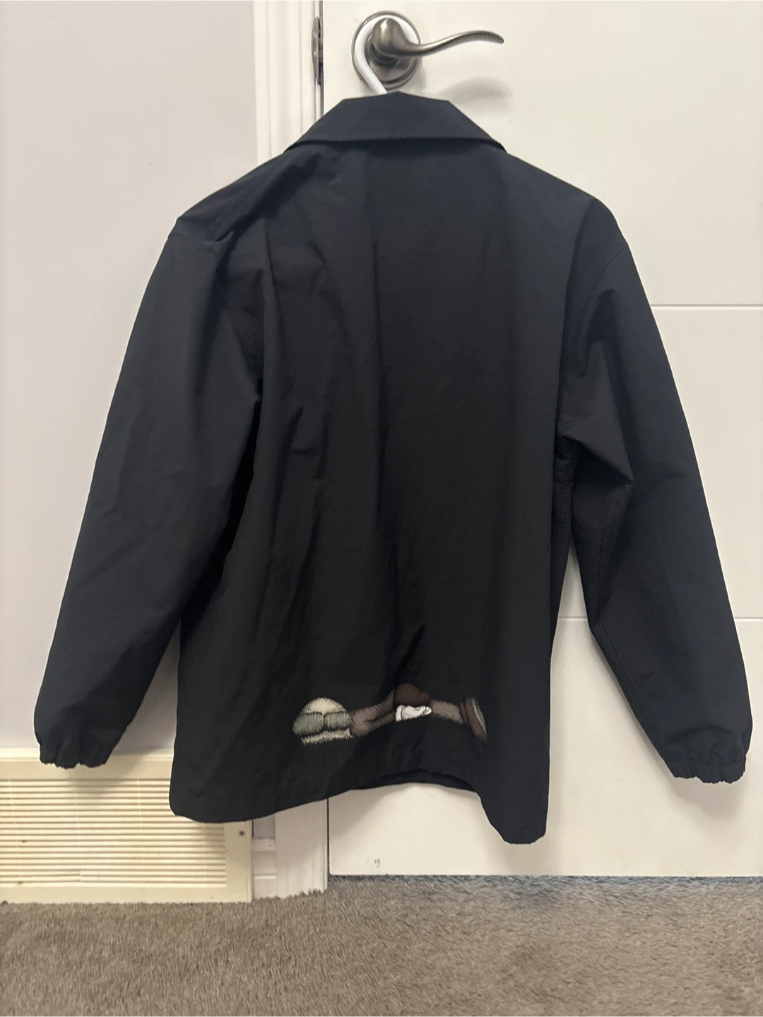 KAWS x Uniqlo Warhol Coach Jacket - Black Size S - photo 2