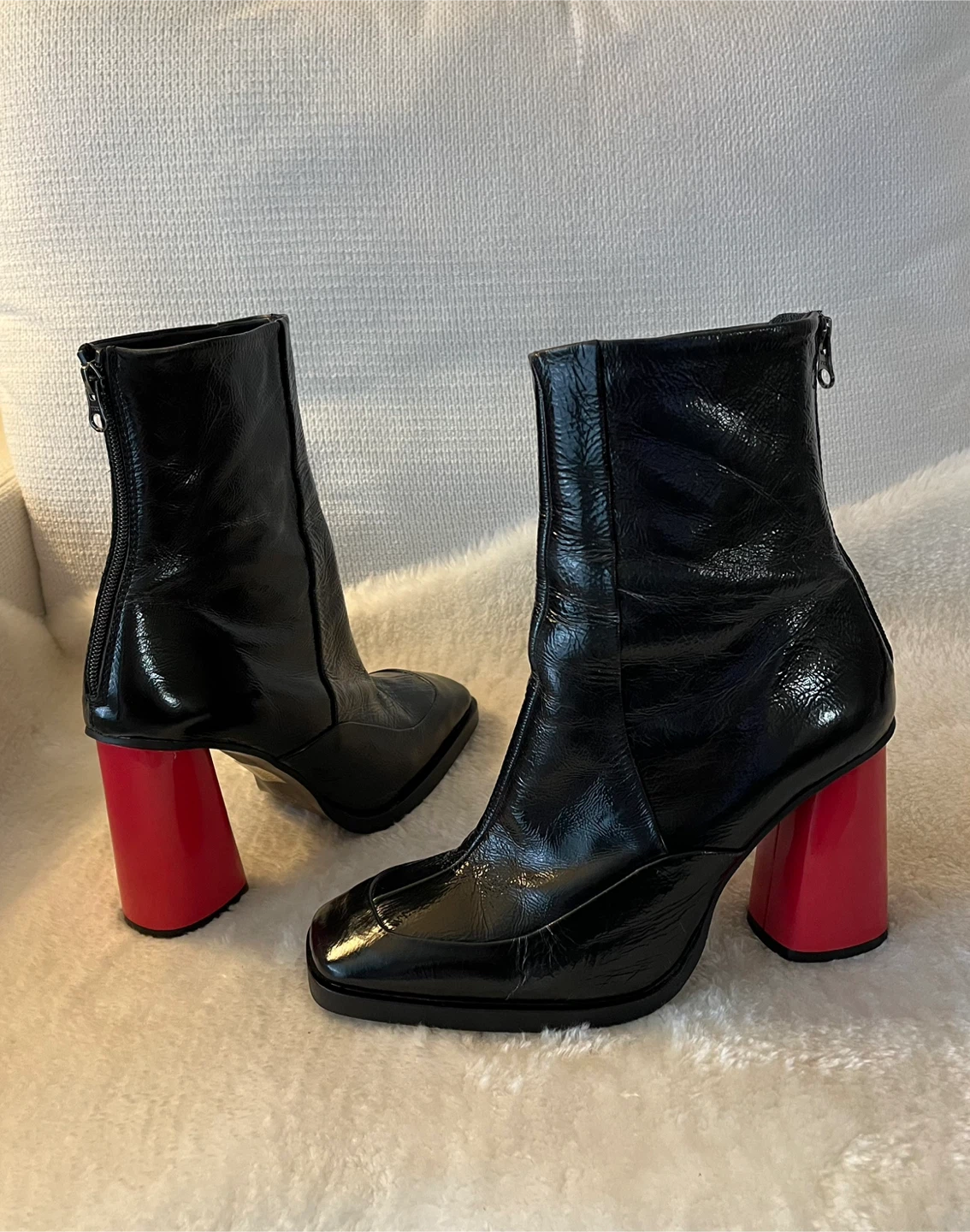 L’Intervalle Chic Black Patent Ankle Boots with Red Block Heels