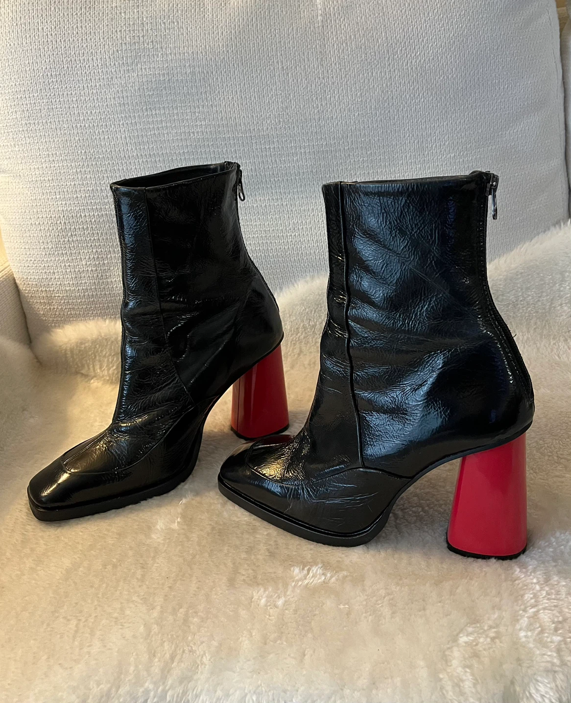 L’Intervalle Chic Black Patent Ankle Boots with Red Block Heels - photo 4