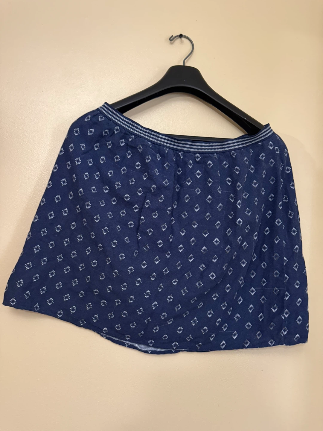 Old Navy Blue with White Diamond Print Skirt Women’s Large
