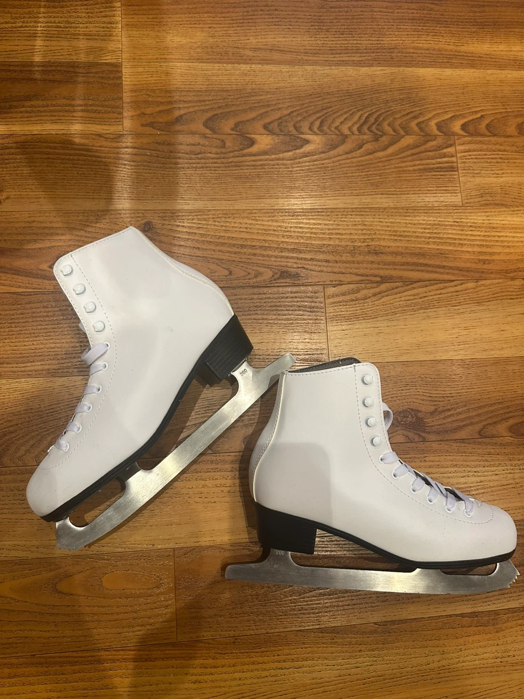 Vic Dream Figure Skates