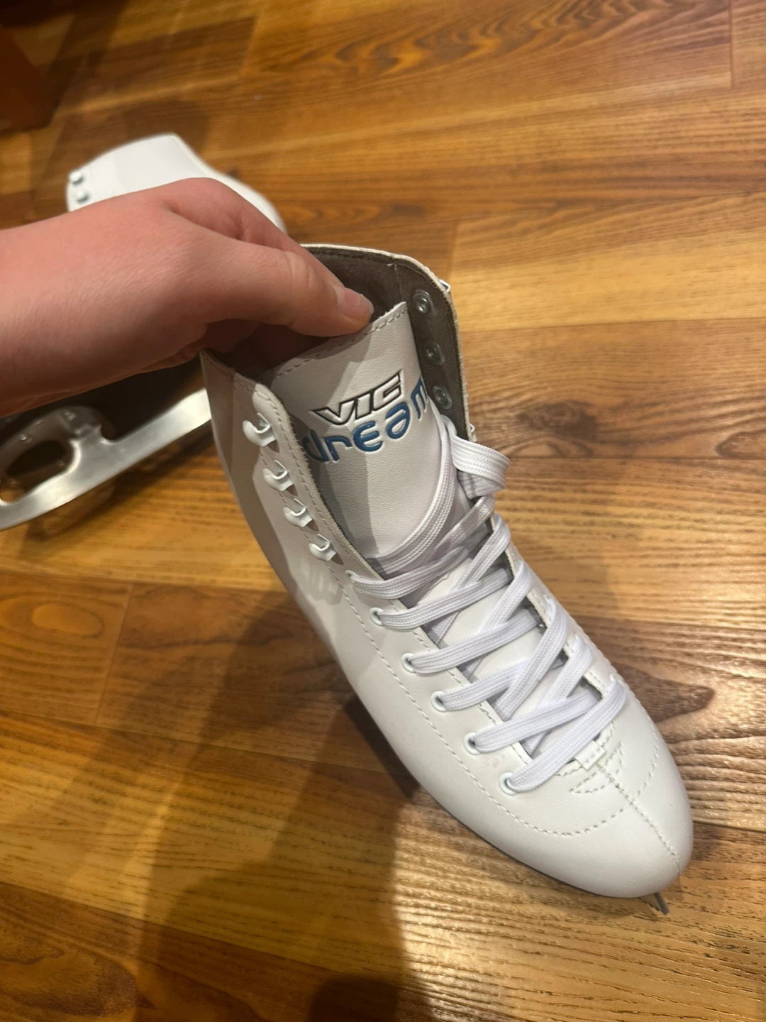 Vic Dream Figure Skates - photo 2