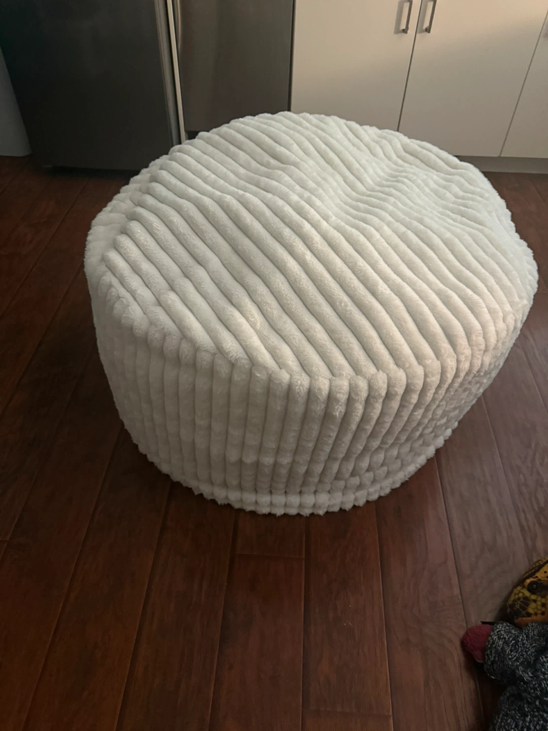 White Plush Round Ottoman Pouf